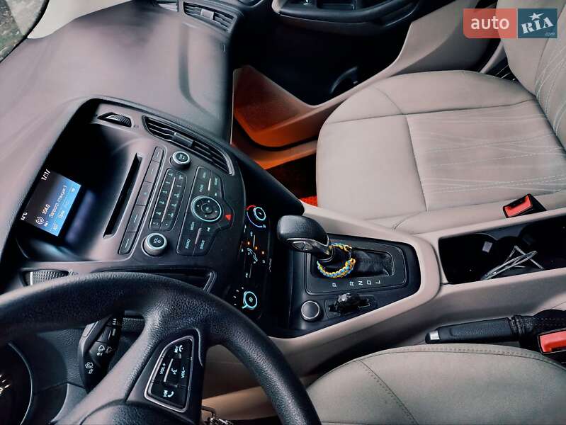 Седан Ford Focus 2016 в Дніпрі