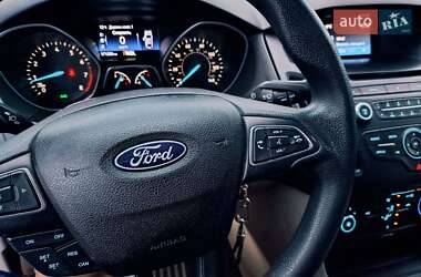 Седан Ford Focus 2016 в 