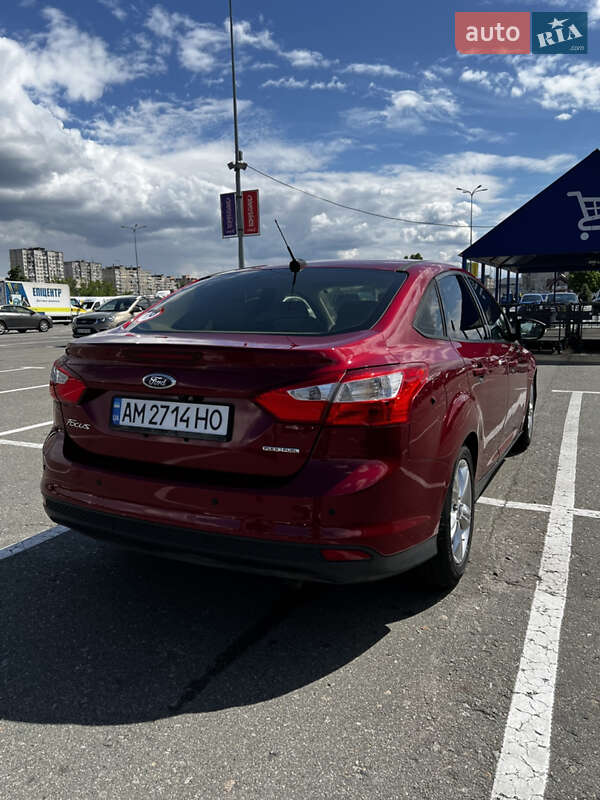 Седан Ford Focus 2014 в Киеве фото 2 Седан Ford Focus 2014 в Киеве