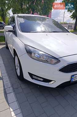 Хэтчбек Ford Focus 2016 в 
