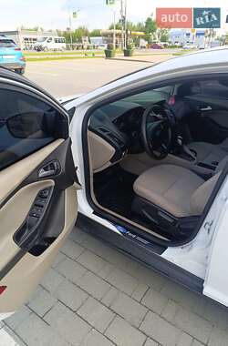 Хэтчбек Ford Focus 2016 в 