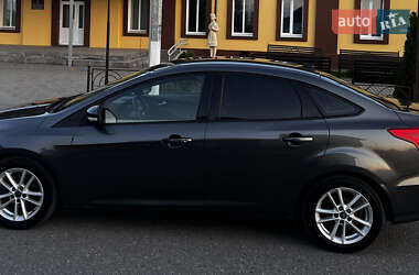 Седан Ford Focus 2015 в 