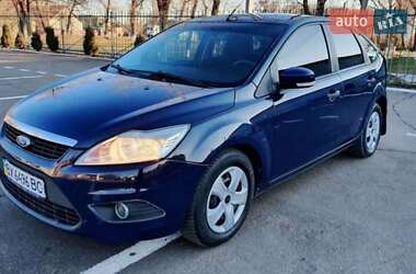 Хэтчбек Ford Focus 2011 в 