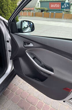 Хетчбек Ford Focus 2011 в 