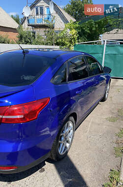 Седан Ford Focus 2015 в 