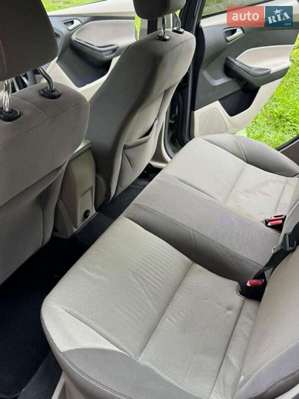 Седан Ford Focus 2011 в Калуше