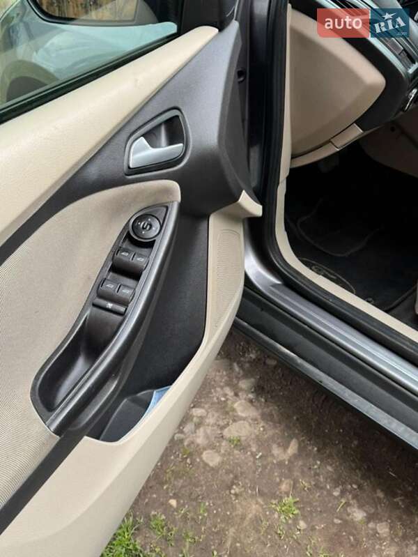 Седан Ford Focus 2011 в Калуше