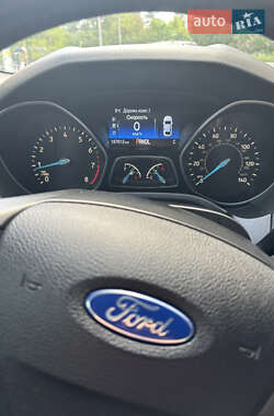 Хэтчбек Ford Focus 2015 в 