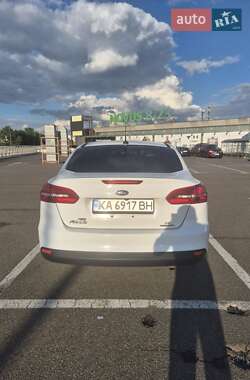 Седан Ford Focus 2015 в 