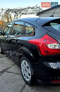 Хэтчбек Ford Focus 2013 в 