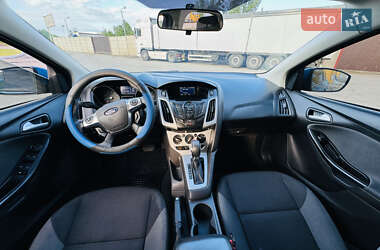 Седан Ford Focus 2011 в 