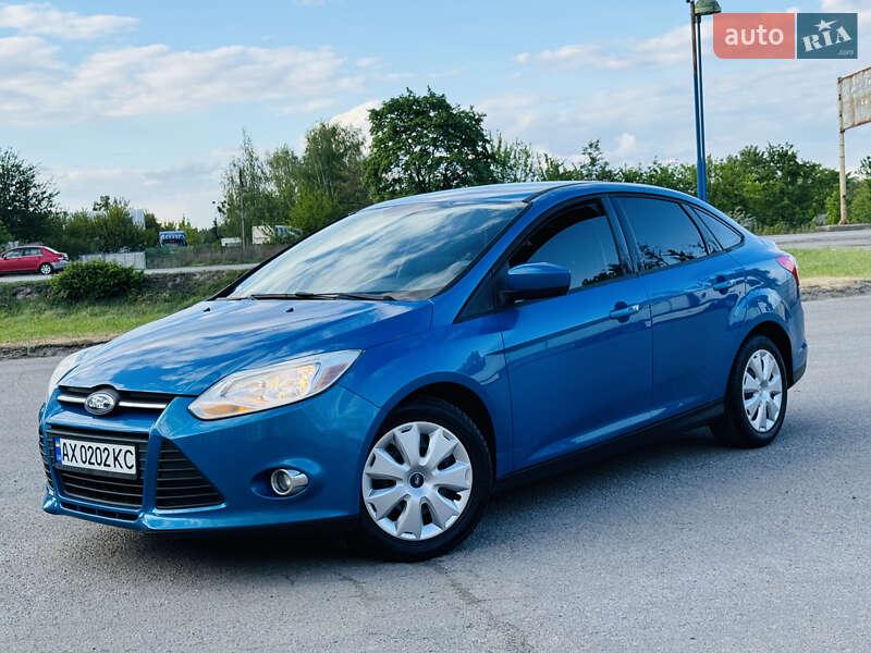 Седан Ford Focus 2011 в 