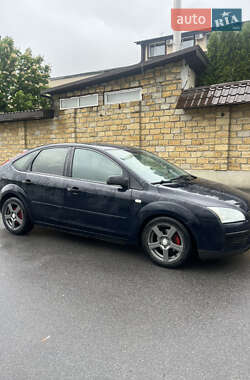 Хэтчбек Ford Focus 2005 в 