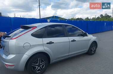 Хэтчбек Ford Focus 2011 в 
