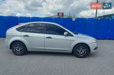 Хэтчбек Ford Focus 2011 в 