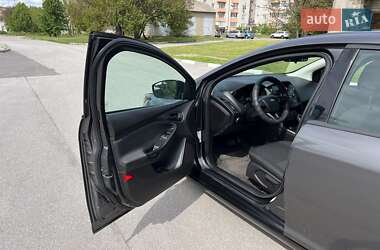Седан Ford Focus 2016 в 