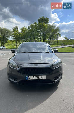 Седан Ford Focus 2015 в 