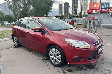 Хэтчбек Ford Focus 2012 в 