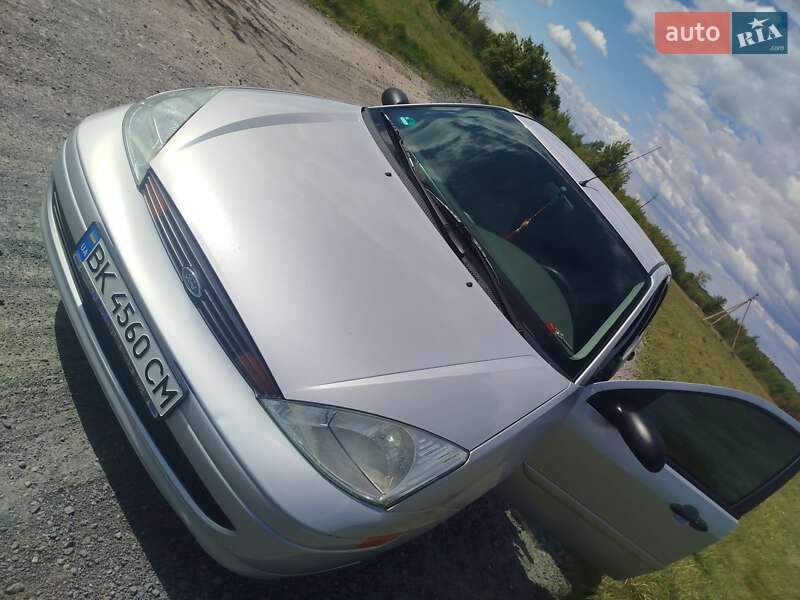 Седан Ford Focus 2000 в Рокитном
