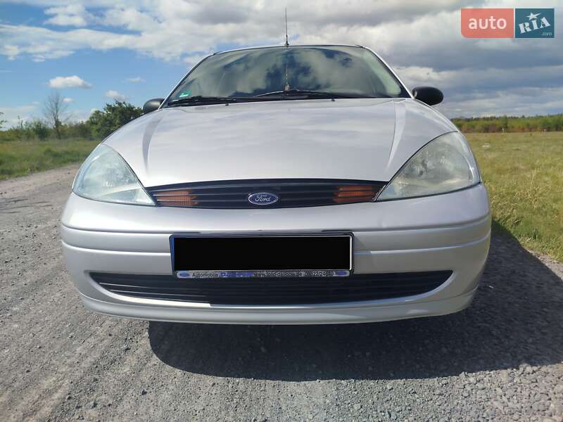 Седан Ford Focus 2000 в Рокитном