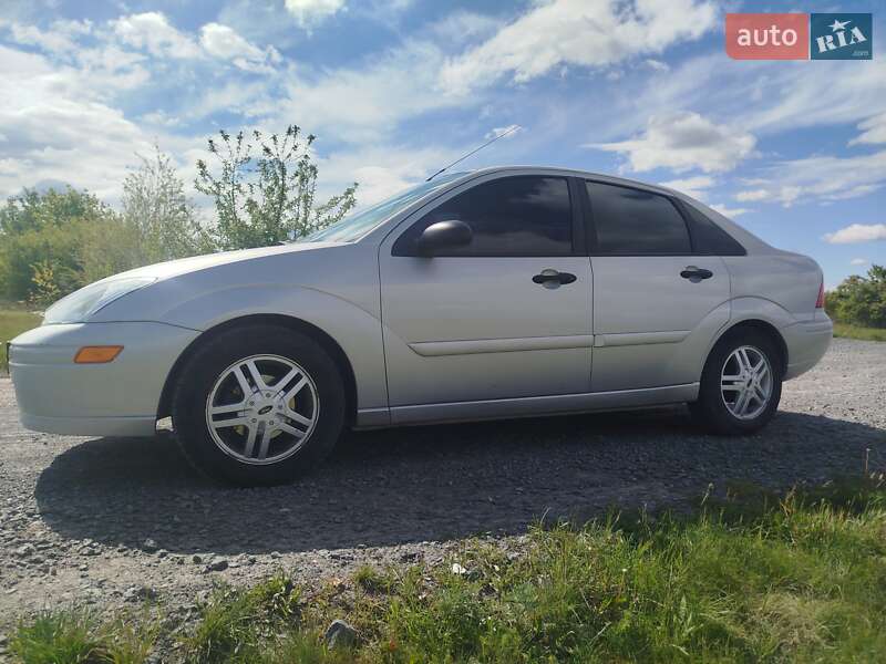 Седан Ford Focus 2000 в Рокитном