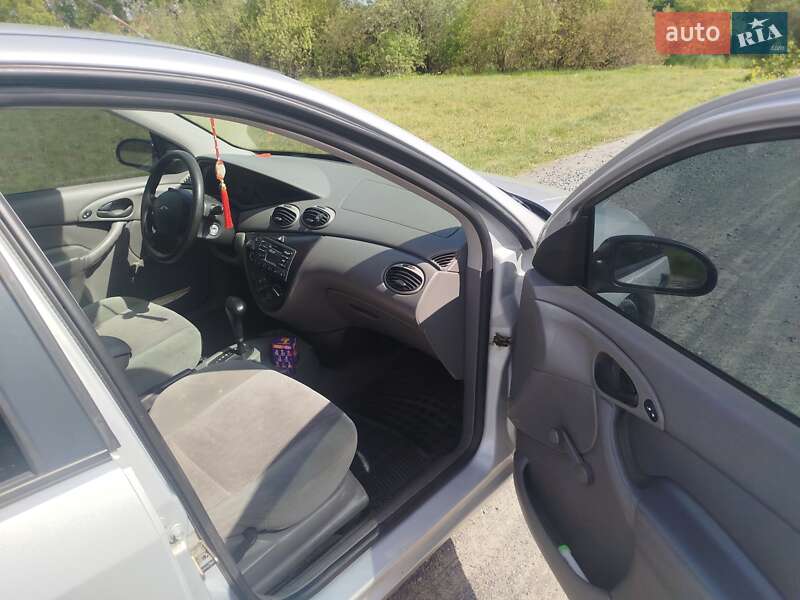 Седан Ford Focus 2000 в Рокитном
