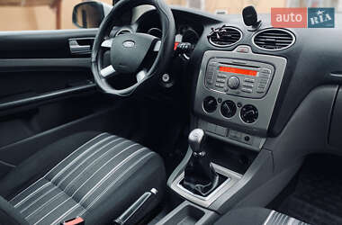 Хэтчбек Ford Focus 2009 в 