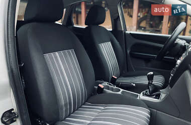 Хэтчбек Ford Focus 2009 в 