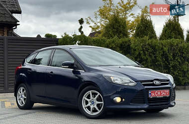 Хэтчбек Ford Focus 2012 в 