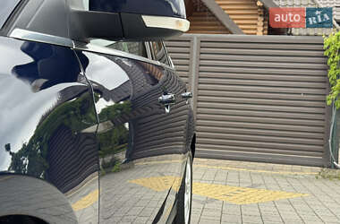 Хэтчбек Ford Focus 2012 в 