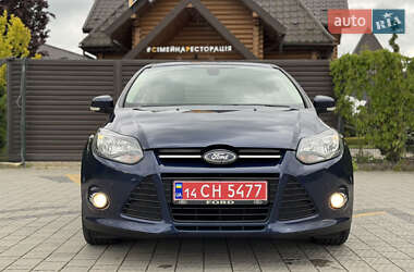 Хэтчбек Ford Focus 2012 в 