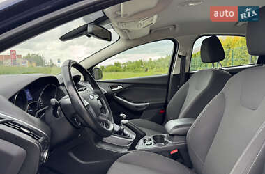 Хэтчбек Ford Focus 2012 в 
