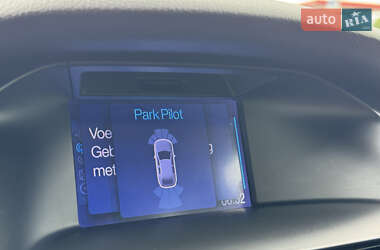 Хэтчбек Ford Focus 2012 в 