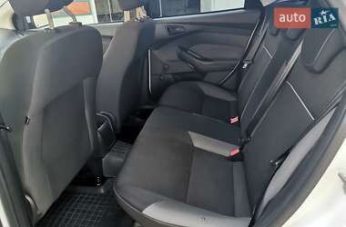 Хетчбек Ford Focus 2012 в 