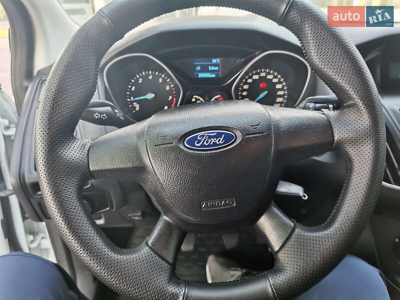 Хэтчбек Ford Focus 2012 в Киеве
