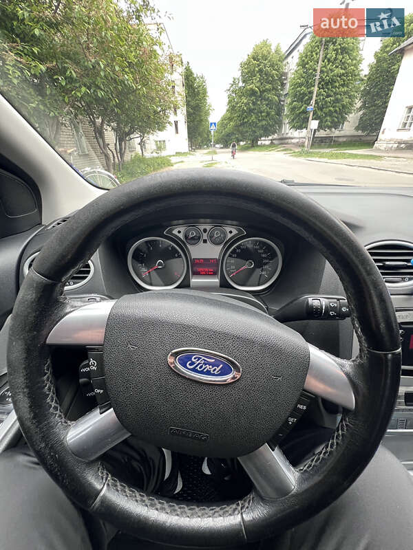 Седан Ford Focus 2010 в Шостці