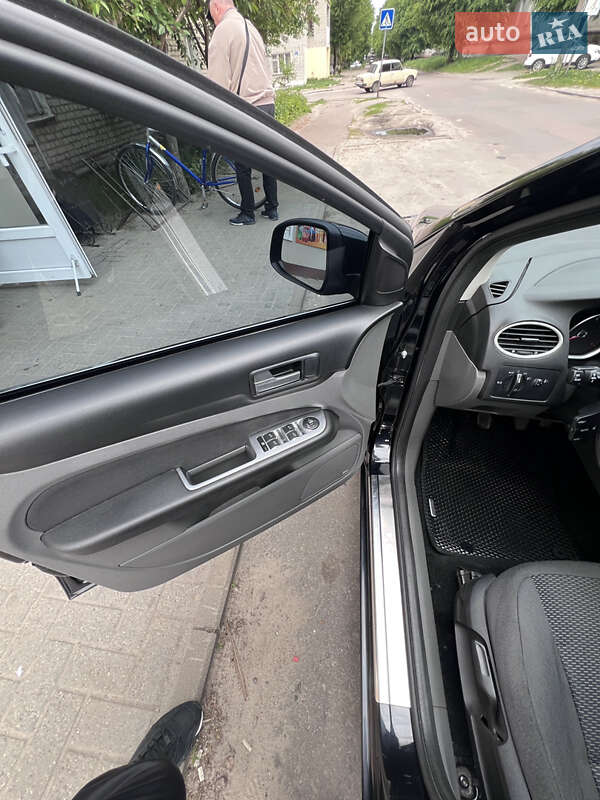 Седан Ford Focus 2010 в Шостке
