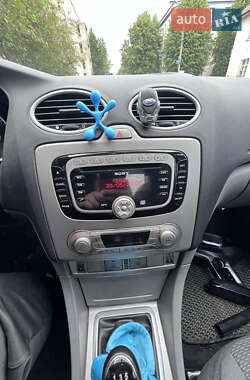 Седан Ford Focus 2010 в Шостке