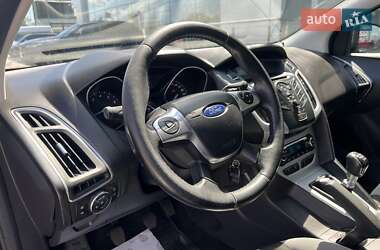 Хэтчбек Ford Focus 2013 в 