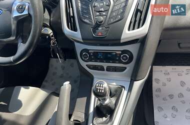 Хэтчбек Ford Focus 2013 в 