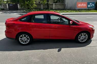 Седан Ford Focus 2015 в 