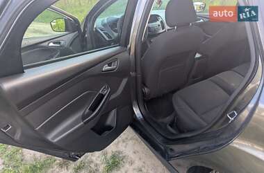 Хэтчбек Ford Focus 2015 в 
