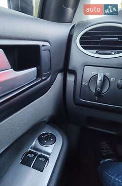 Универсал Ford Focus 2010 в 