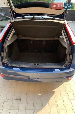 Хетчбек Ford Focus 2011 в 