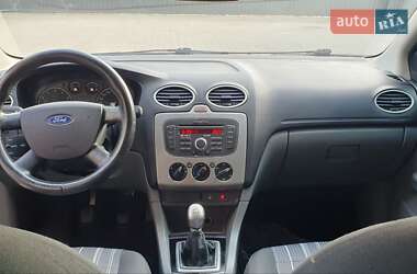 Хетчбек Ford Focus 2011 в 