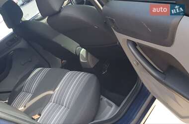 Хетчбек Ford Focus 2011 в 