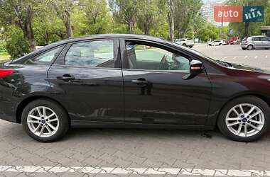 Седан Ford Focus 2015 в 