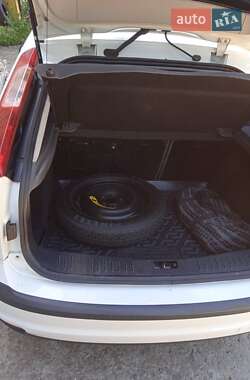 Хэтчбек Ford Focus 2006 в 