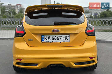 Хэтчбек Ford Focus 2012 в 