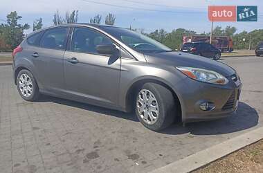 Хэтчбек Ford Focus 2011 в 